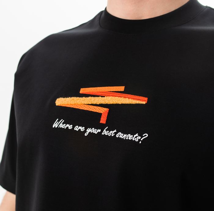 Найди природу в городе: как принты на футболках возвращают к настоящему